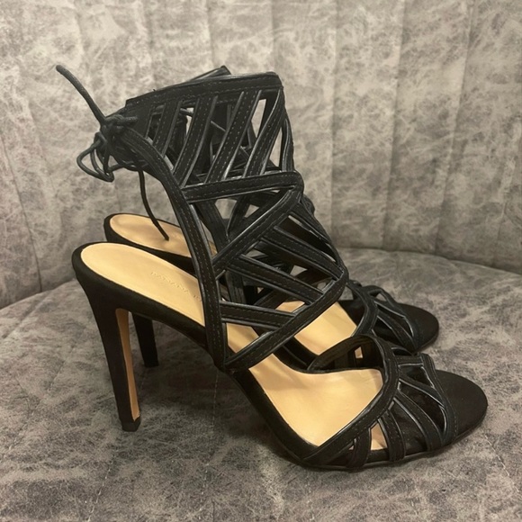 Banana republic suede strappy laser cut heels - Picture 3 of 8